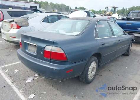 1996 Honda Accord Lx/Ex from USA, damaged, VIN 1HGCD5533TA058699